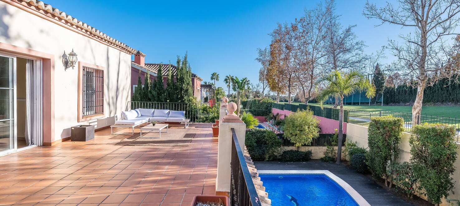 Charming Guadalmina Frontline Golf Family Villa