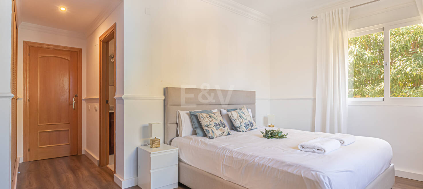 Charming Guadalmina Frontline Golf Family Villa