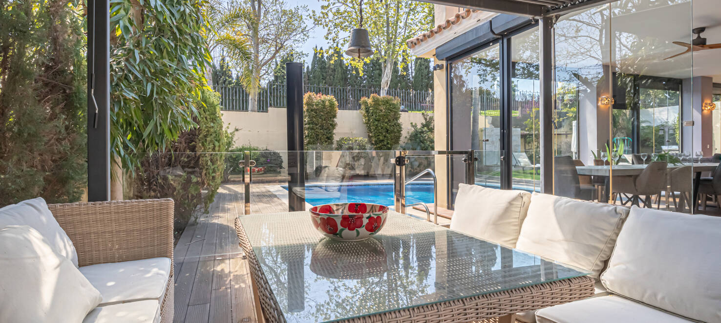 Charming Guadalmina Frontline Golf Family Villa