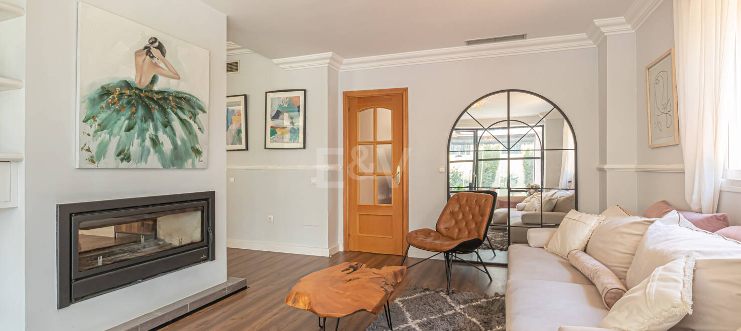Charming Guadalmina Frontline Golf Family Villa