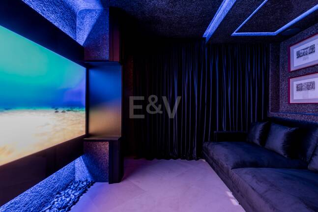 En Singular Beachfront Penthouse Villa på Marbellas Golden Mile