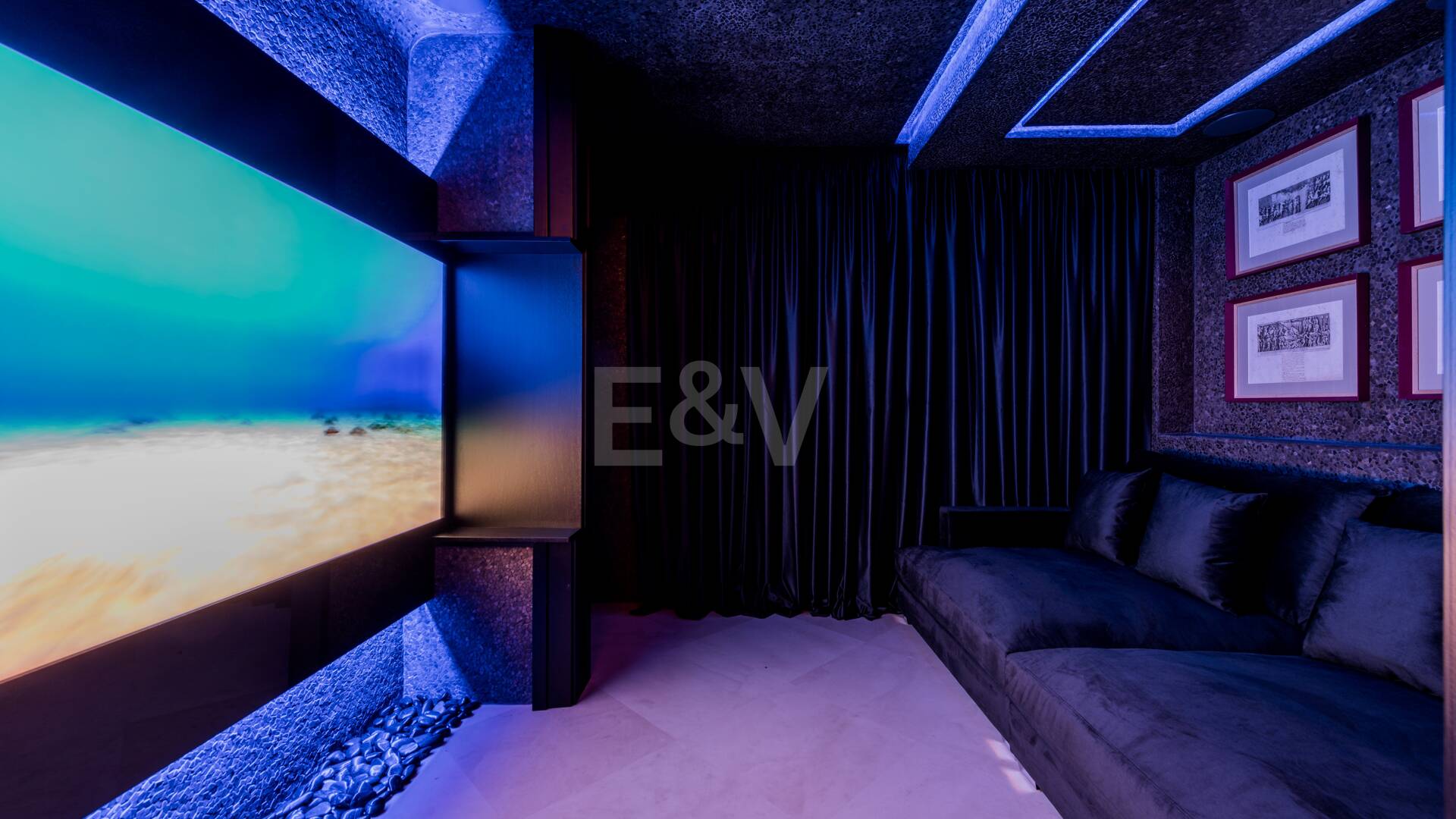 Singular ático en primera línea de playa en la exclusiva Milla de Oro de Marbella