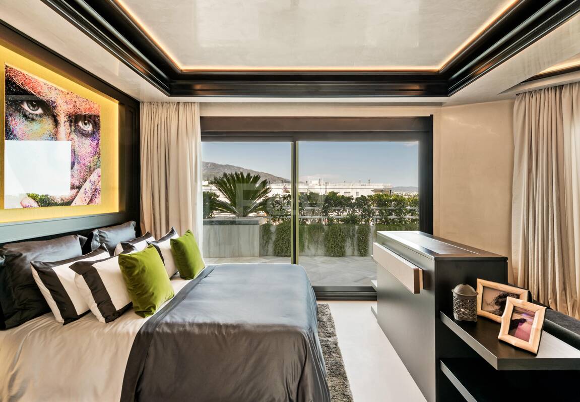 En Singular Beachfront Penthouse Villa på Marbellas Golden Mile