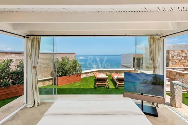 En Singular Beachfront Penthouse Villa på Marbellas Golden Mile