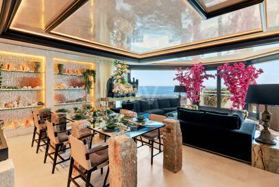 En Singular Beachfront Penthouse Villa på Marbellas Golden Mile