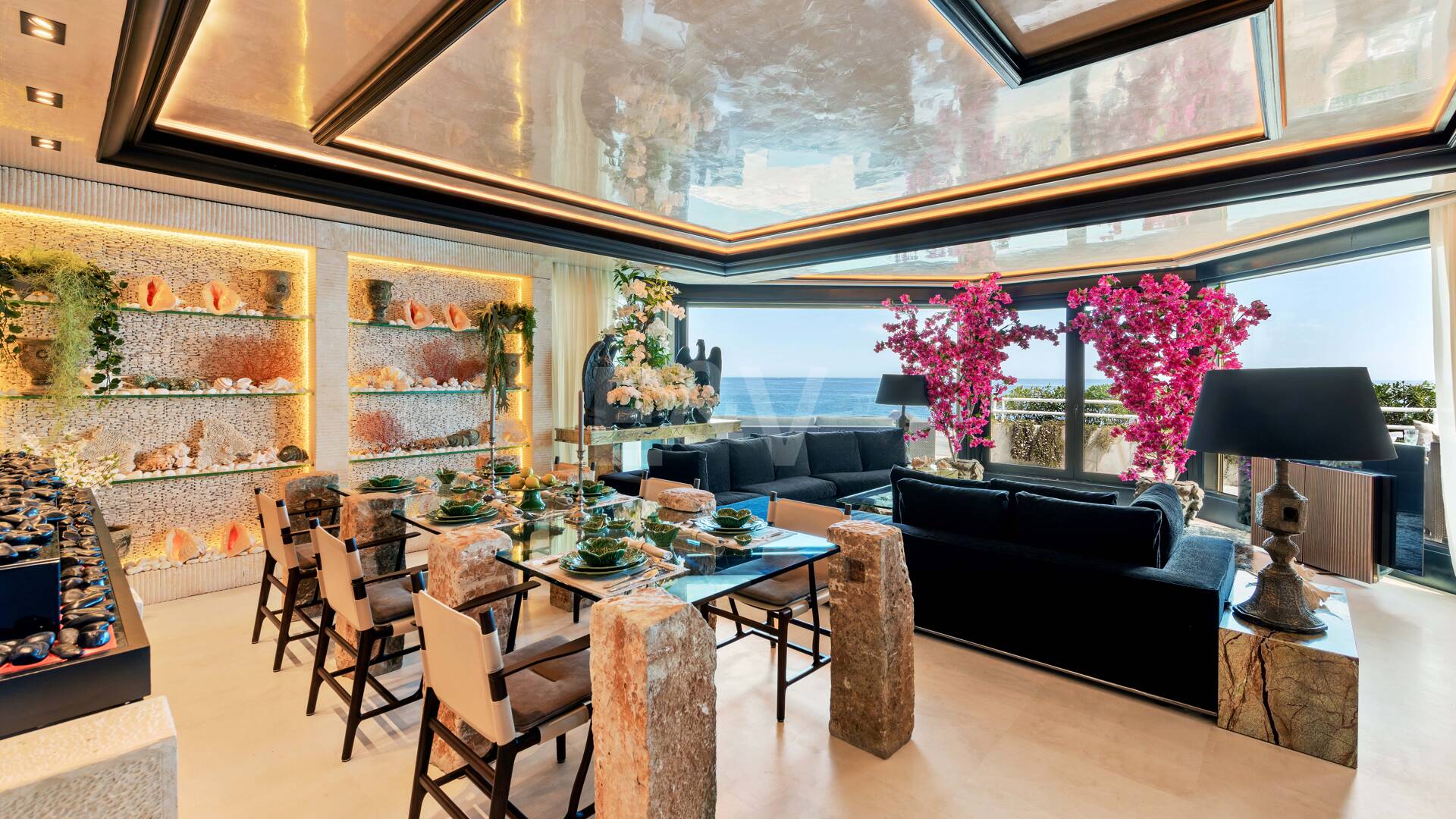 En Singular Beachfront Penthouse Villa på Marbellas Golden Mile