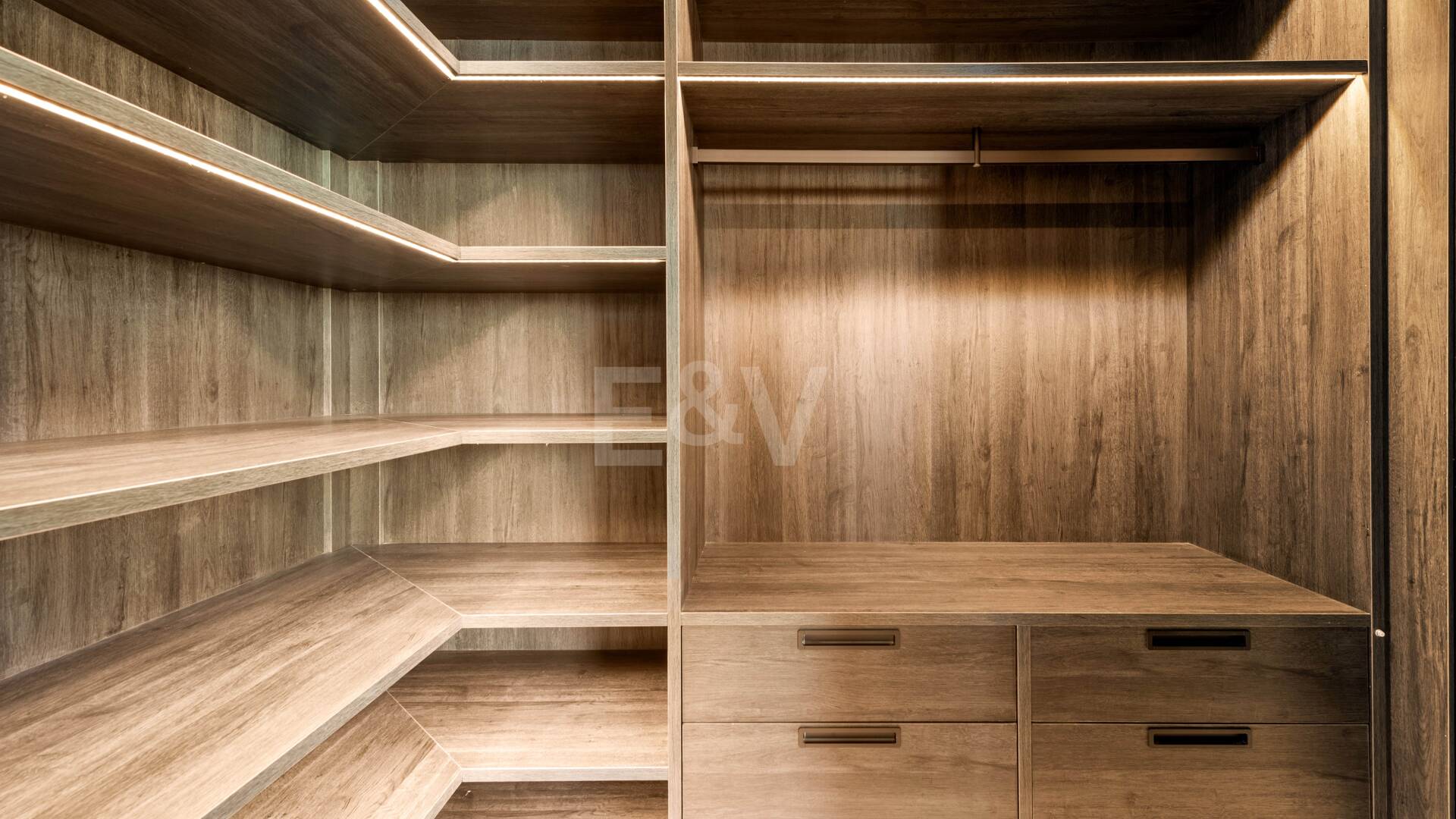 En Singular Beachfront Penthouse Villa på Marbellas Golden Mile