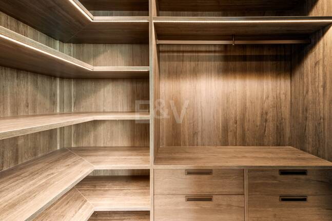 En Singular Beachfront Penthouse Villa på Marbellas Golden Mile