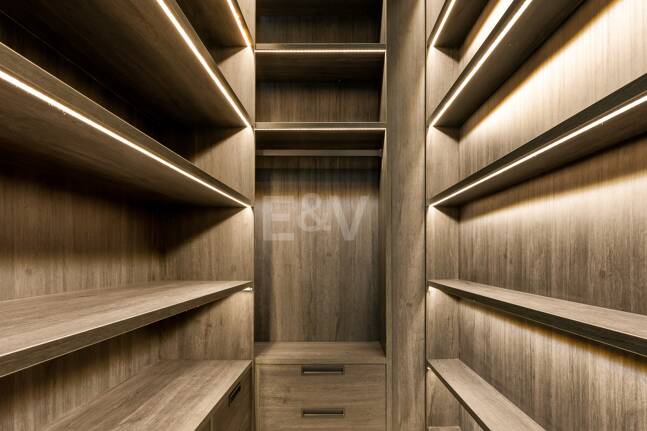 En Singular Beachfront Penthouse Villa på Marbellas Golden Mile