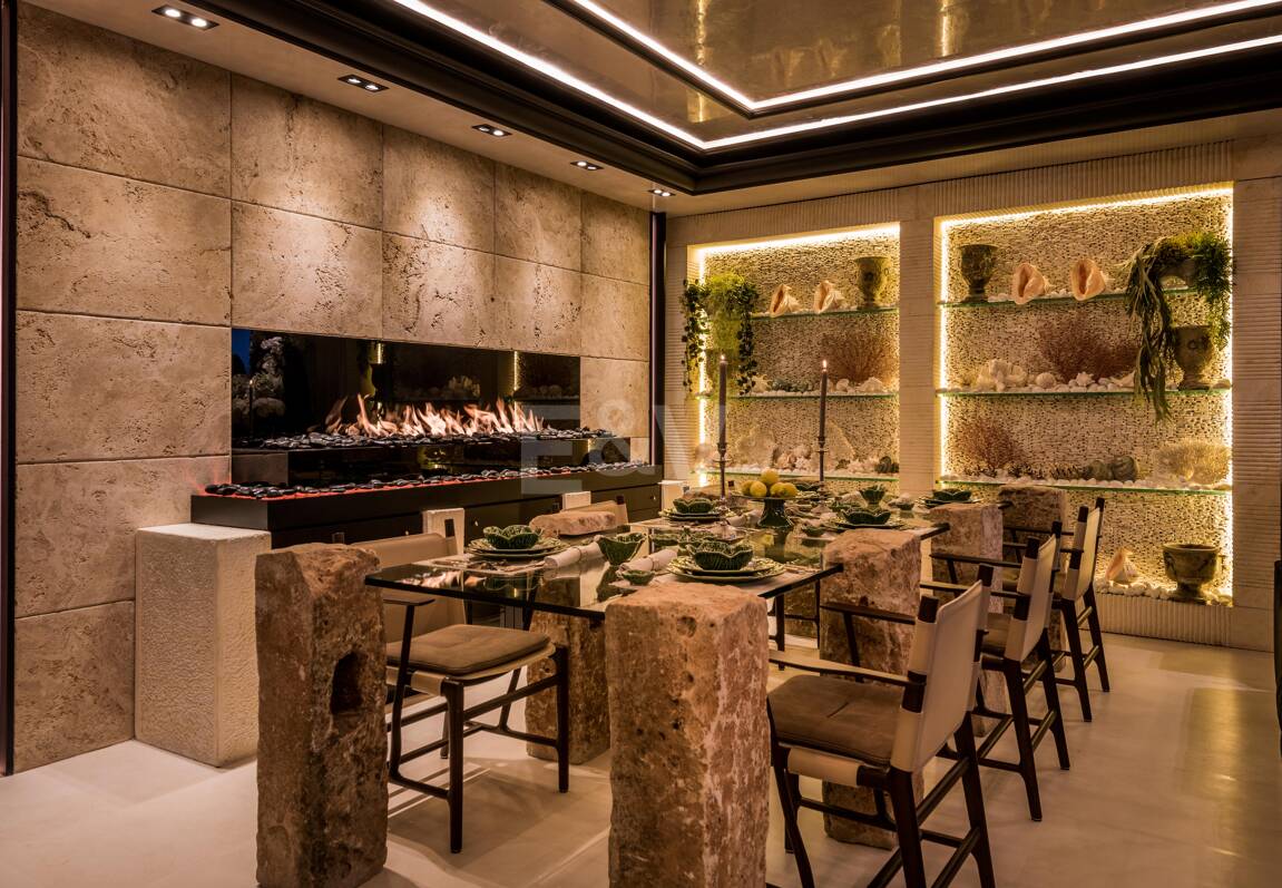 En Singular Beachfront Penthouse Villa på Marbellas Golden Mile