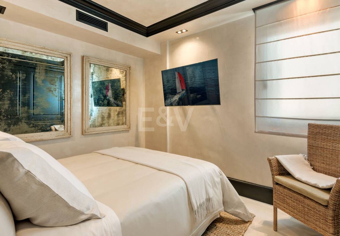 En Singular Beachfront Penthouse Villa på Marbellas Golden Mile