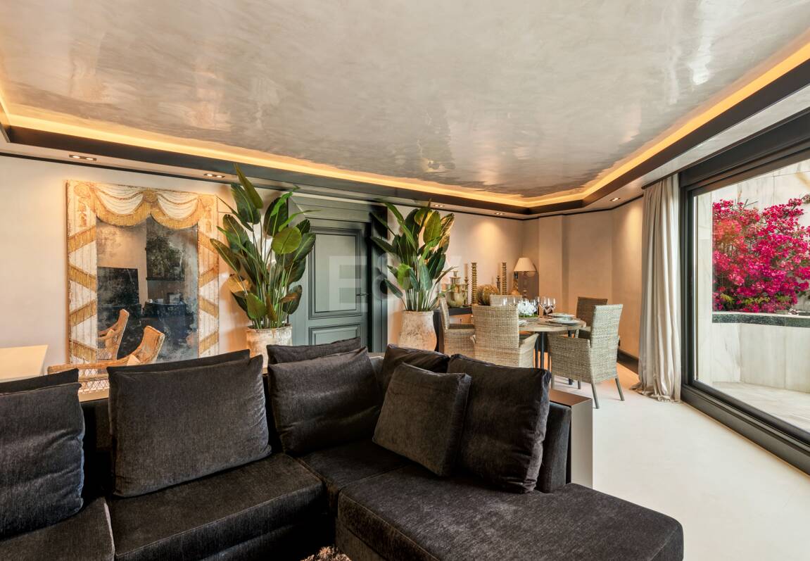 En Singular Beachfront Penthouse Villa på Marbellas Golden Mile