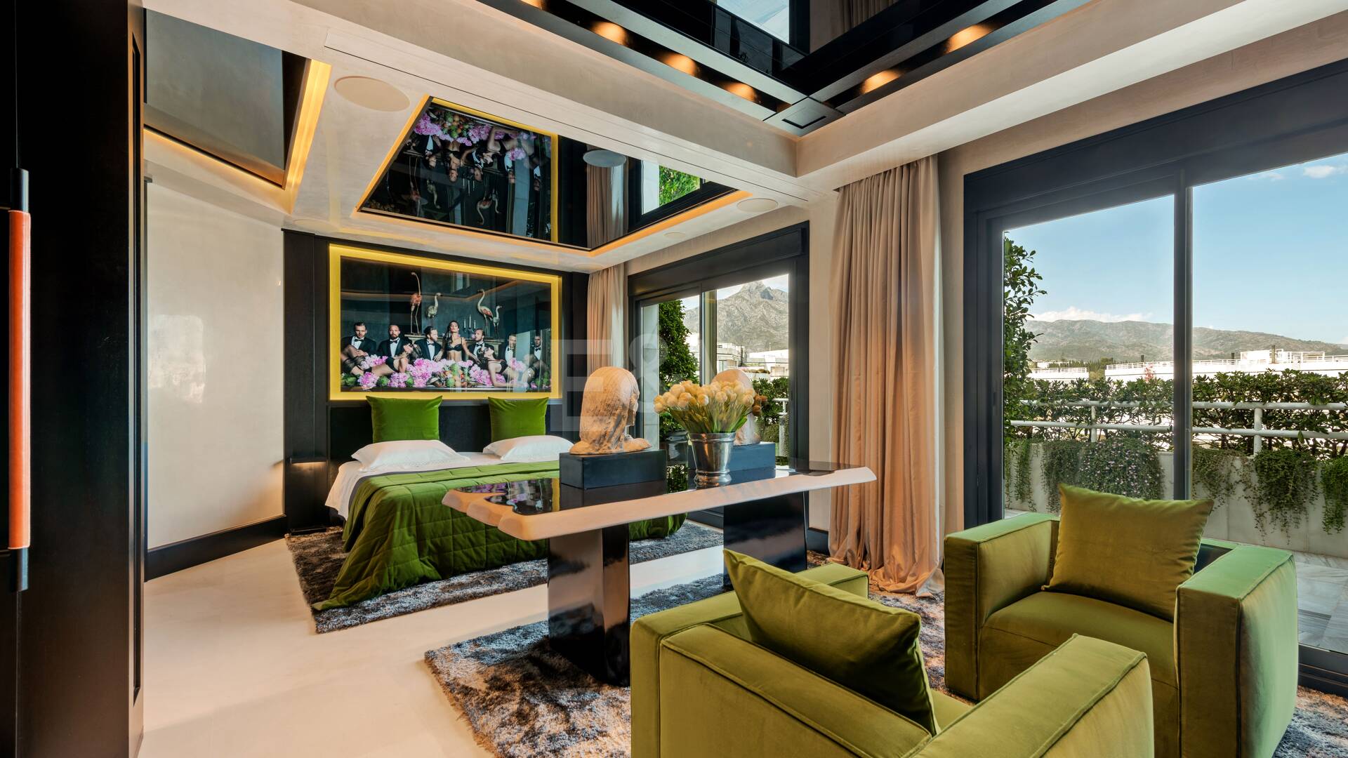 En Singular Beachfront Penthouse Villa på Marbellas Golden Mile