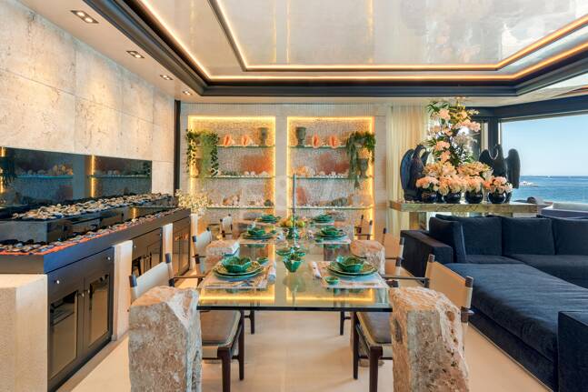 En Singular Beachfront Penthouse Villa på Marbellas Golden Mile