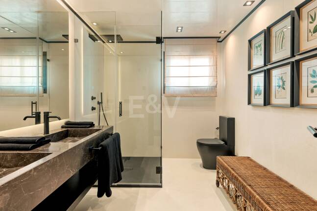 En Singular Beachfront Penthouse Villa på Marbellas Golden Mile