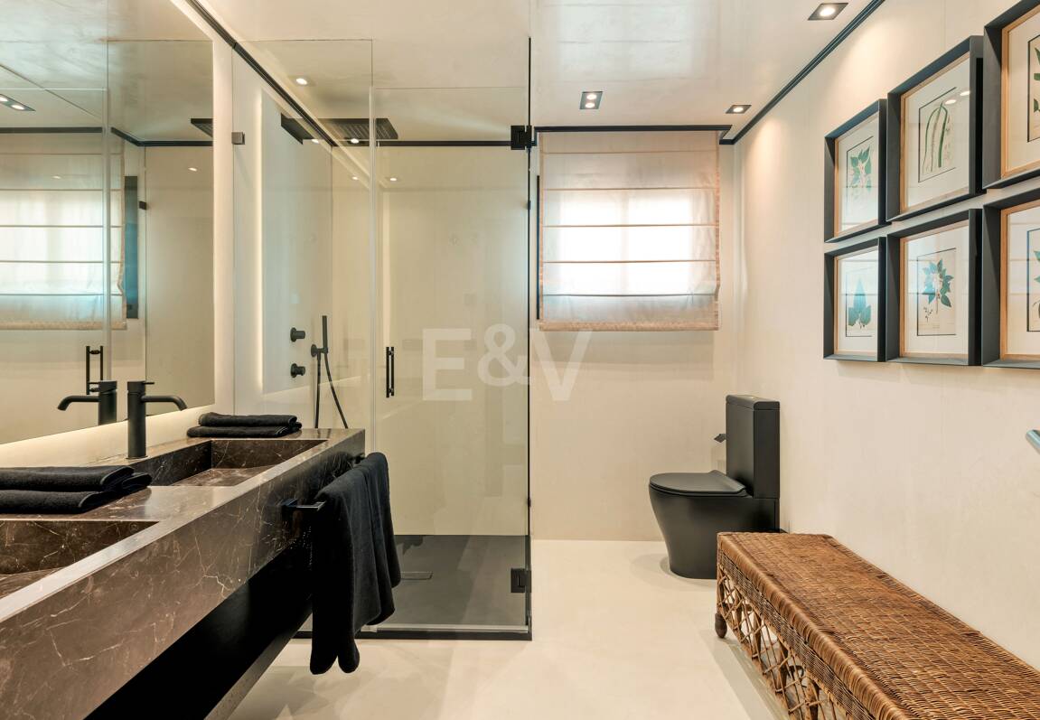 En Singular Beachfront Penthouse Villa på Marbellas Golden Mile