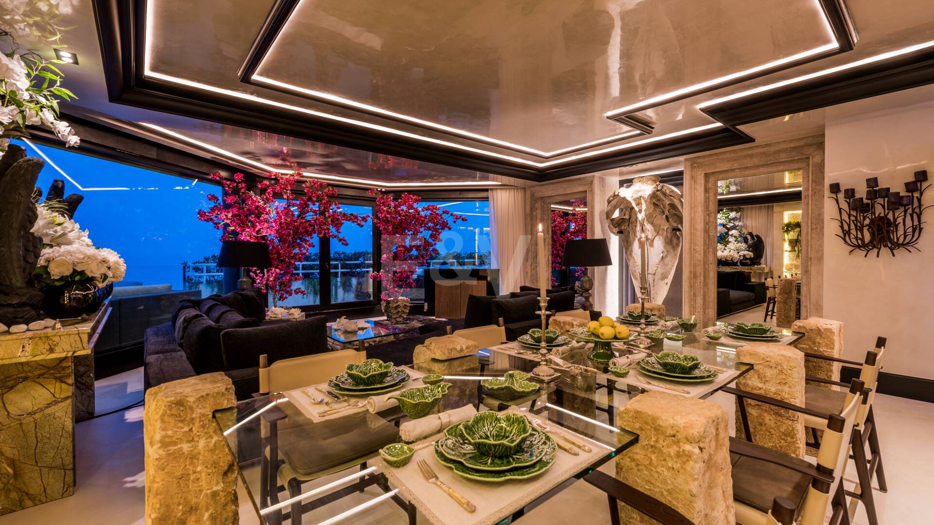 Singular ático en primera línea de playa en la exclusiva Milla de Oro de Marbella