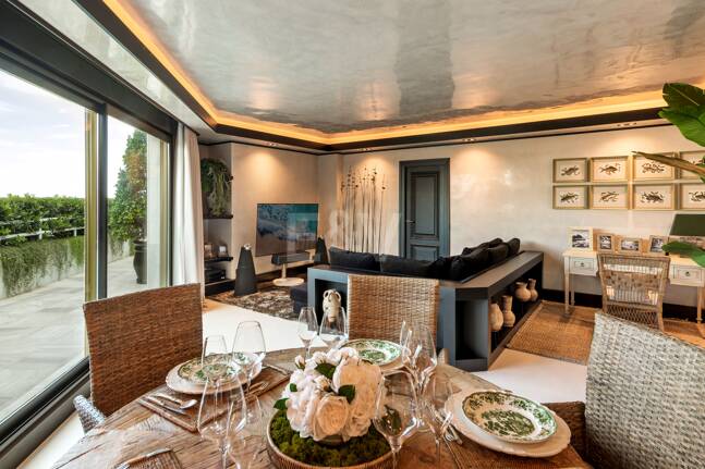 En Singular Beachfront Penthouse Villa på Marbellas Golden Mile