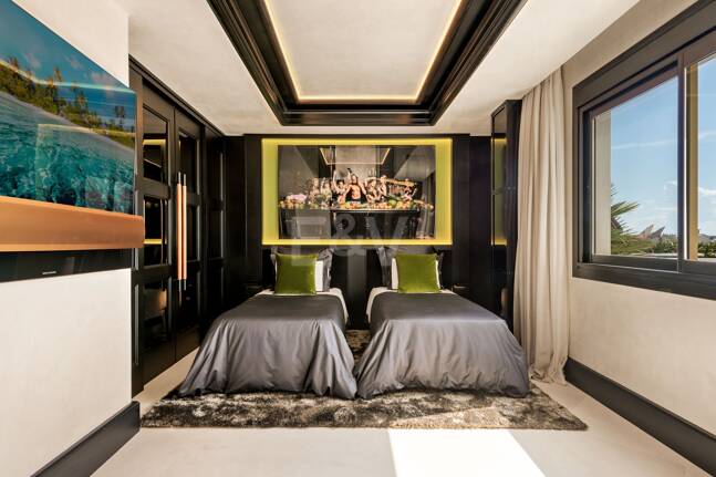 En Singular Beachfront Penthouse Villa på Marbellas Golden Mile