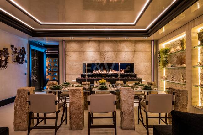 En Singular Beachfront Penthouse Villa på Marbellas Golden Mile