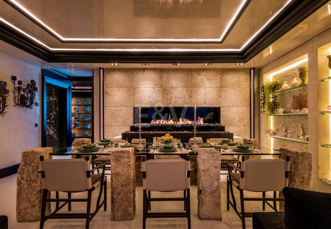 En Singular Beachfront Penthouse Villa på Marbellas Golden Mile