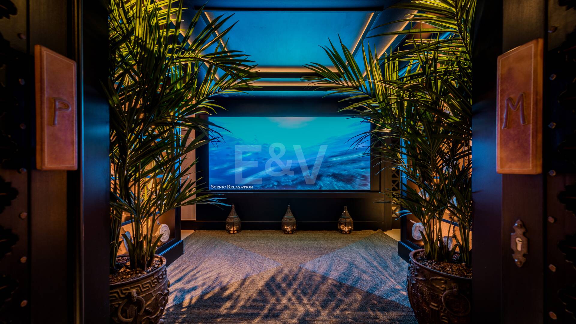 Singular ático en primera línea de playa en la exclusiva Milla de Oro de Marbella