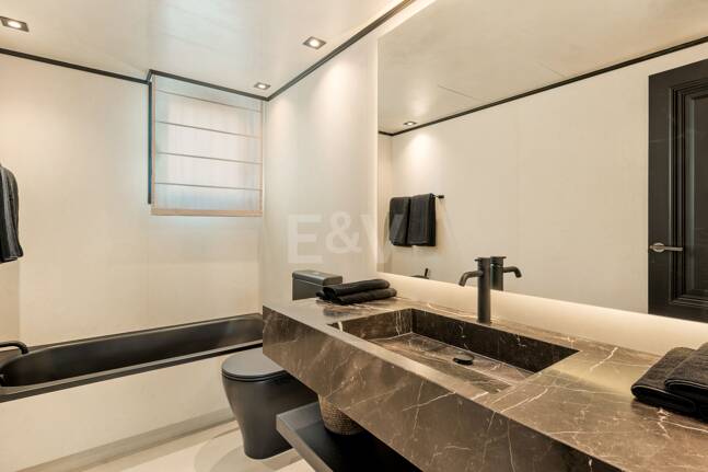 En Singular Beachfront Penthouse Villa på Marbellas Golden Mile