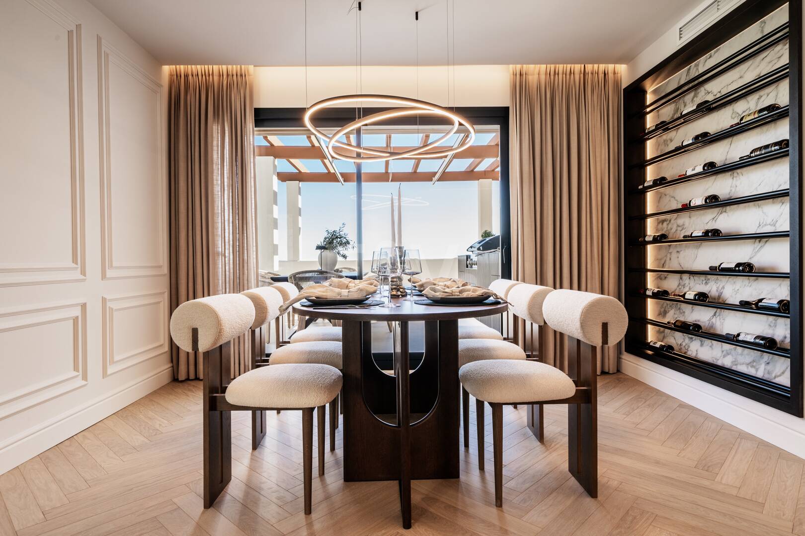 Elegant duplex takvåning i La Cerquilla med spektakulär utsikt över bergen