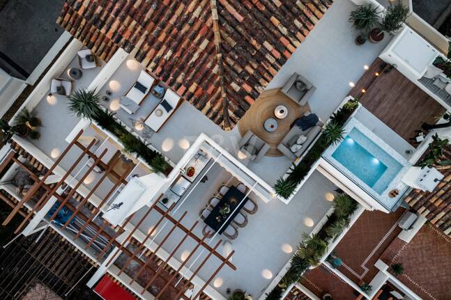 Elegant duplex takvåning i La Cerquilla med spektakulär utsikt över bergen