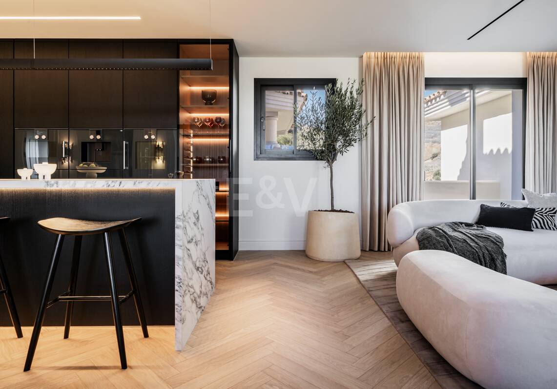 Elegant duplex penthouse in La Cerquilla with spectacular mountain views