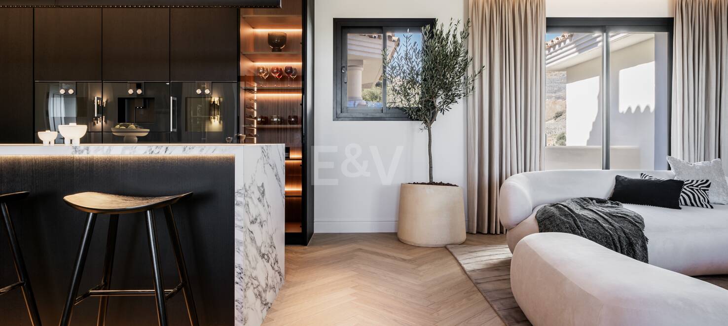 Elegant duplex takvåning i La Cerquilla med spektakulär utsikt över bergen