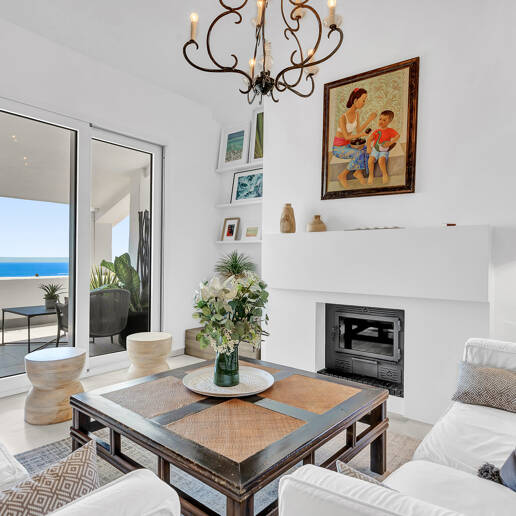 Beautiful Penthouse in La Mairena With Panoramic Sea Views