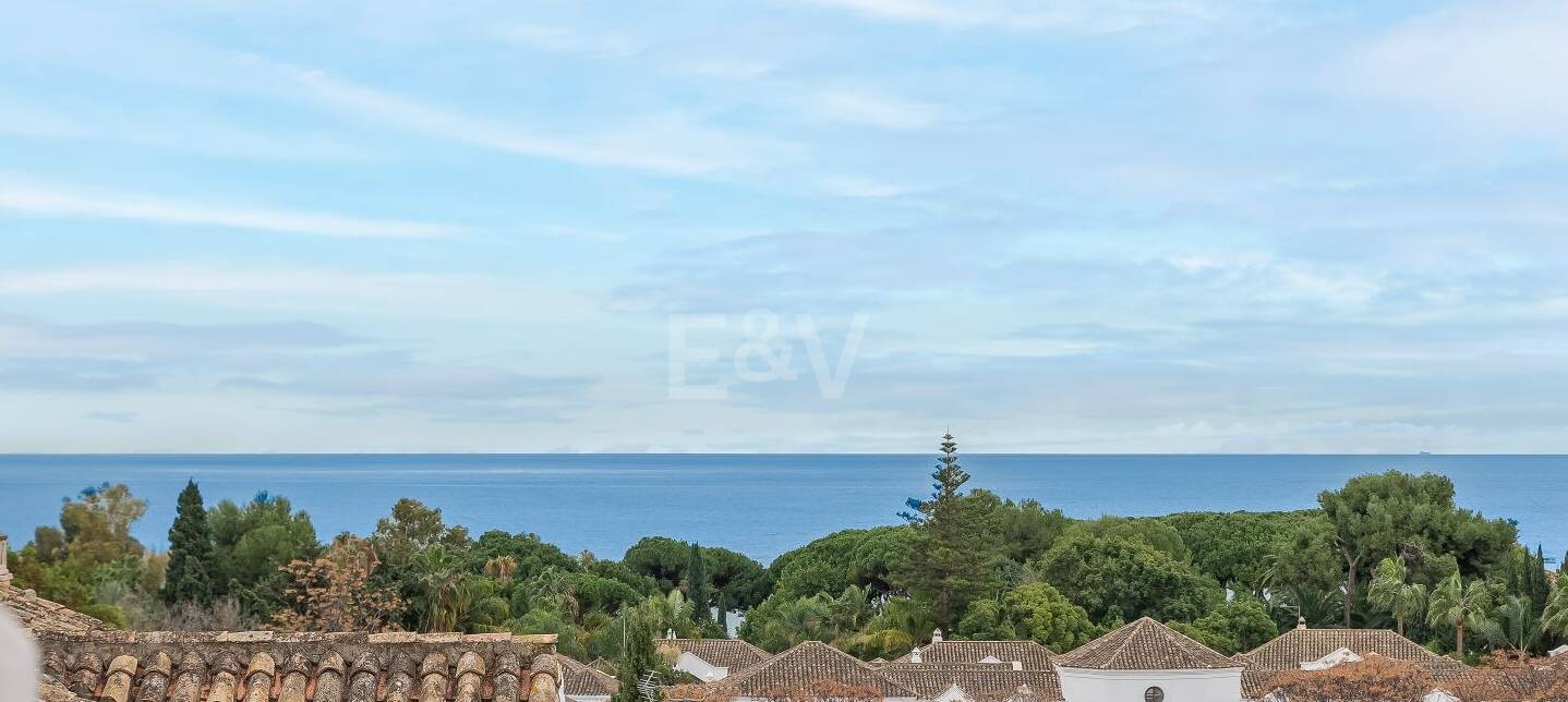 Fantastic Townhouse in Marbelah with Sea views a Few Steps from the Beach