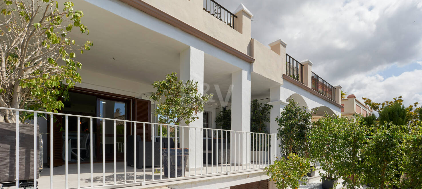 Fantastic Townhouse in Marbelah with Sea views a Few Steps from the Beach