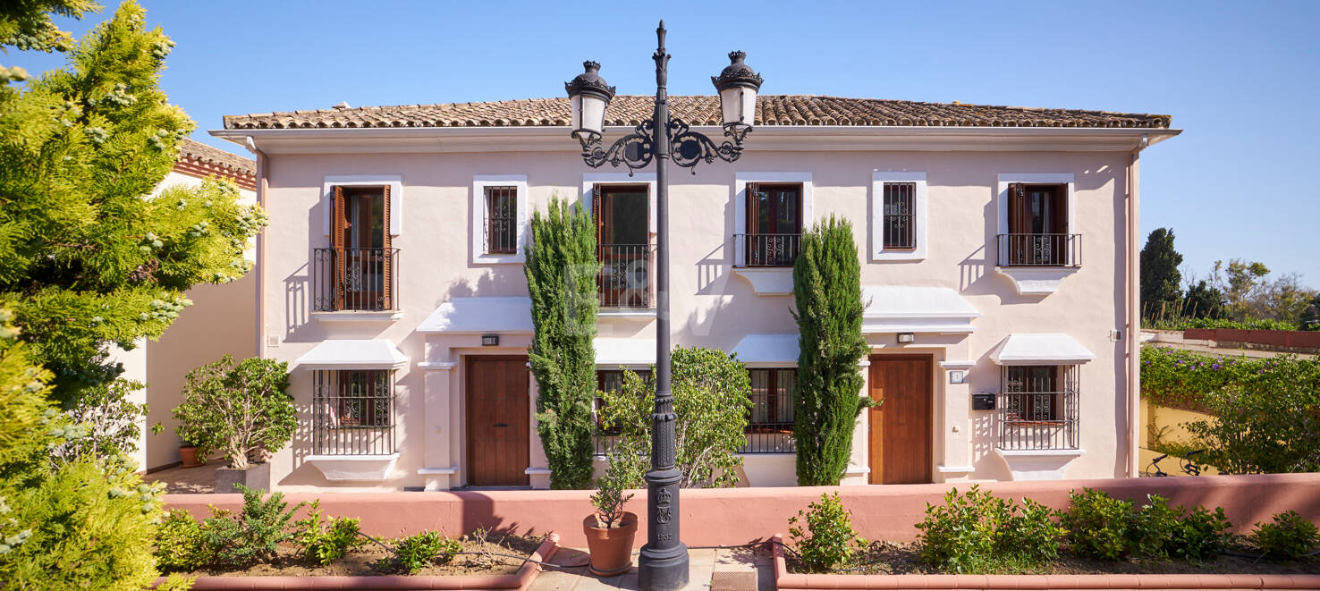 Fantastic Townhouse in Marbelah with Sea views a Few Steps from the Beach