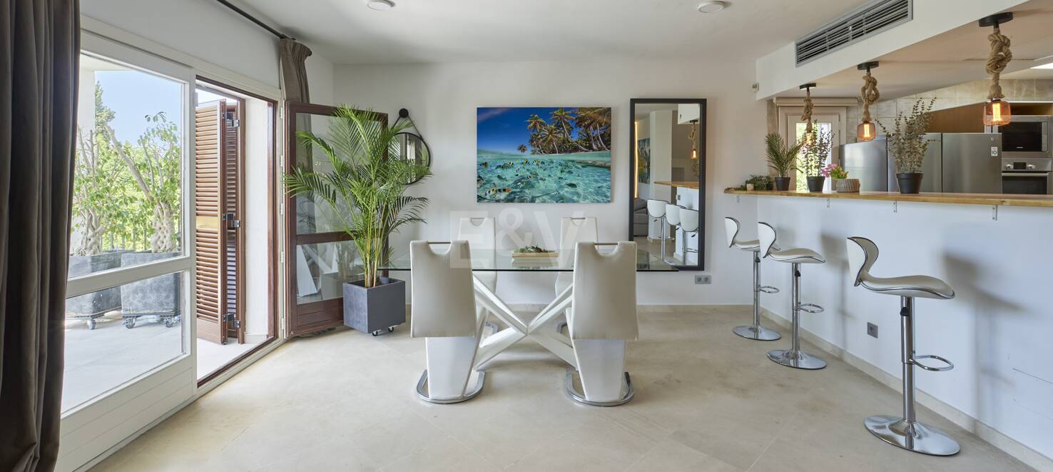 Fantastic Townhouse in Marbelah with Sea views a Few Steps from the Beach