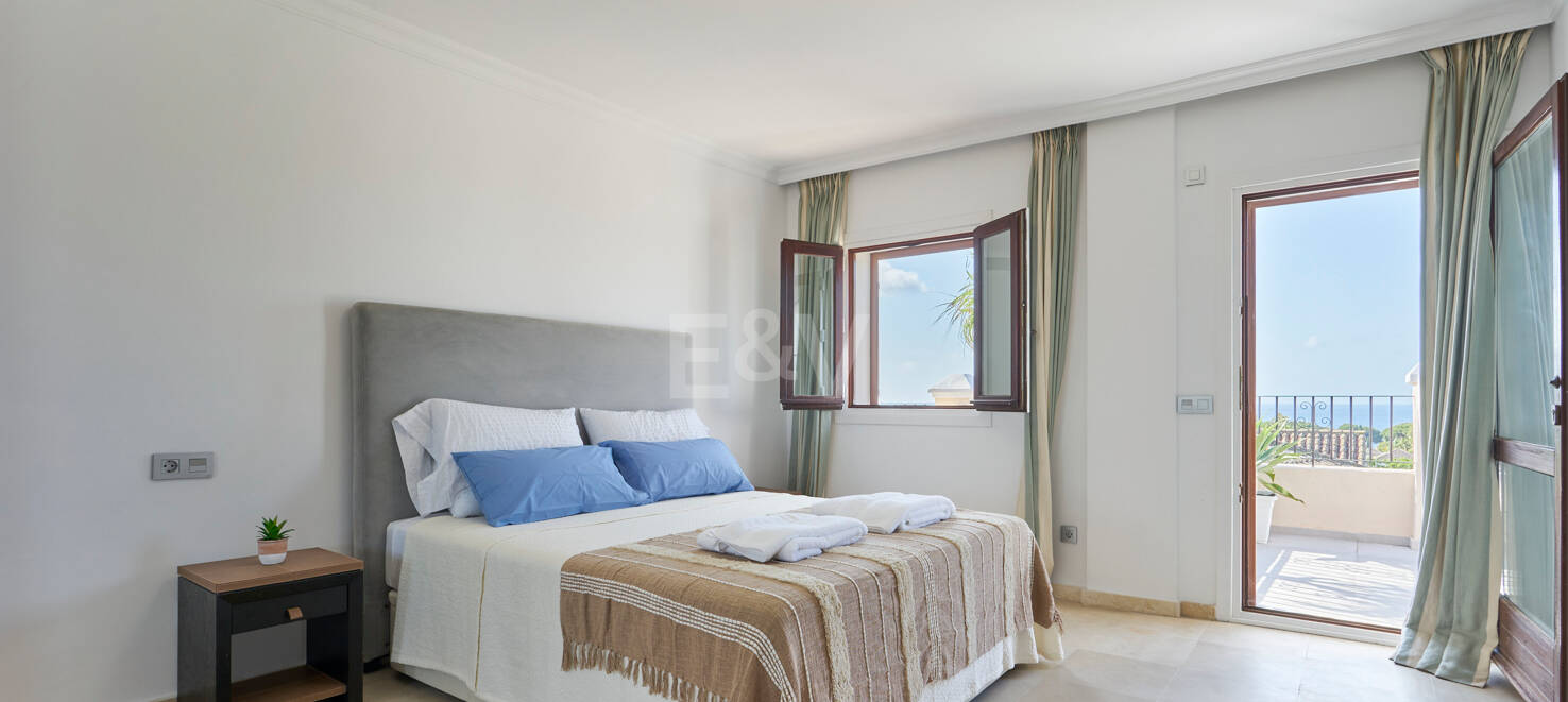 Fantastic Townhouse in Marbelah with Sea views a Few Steps from the Beach