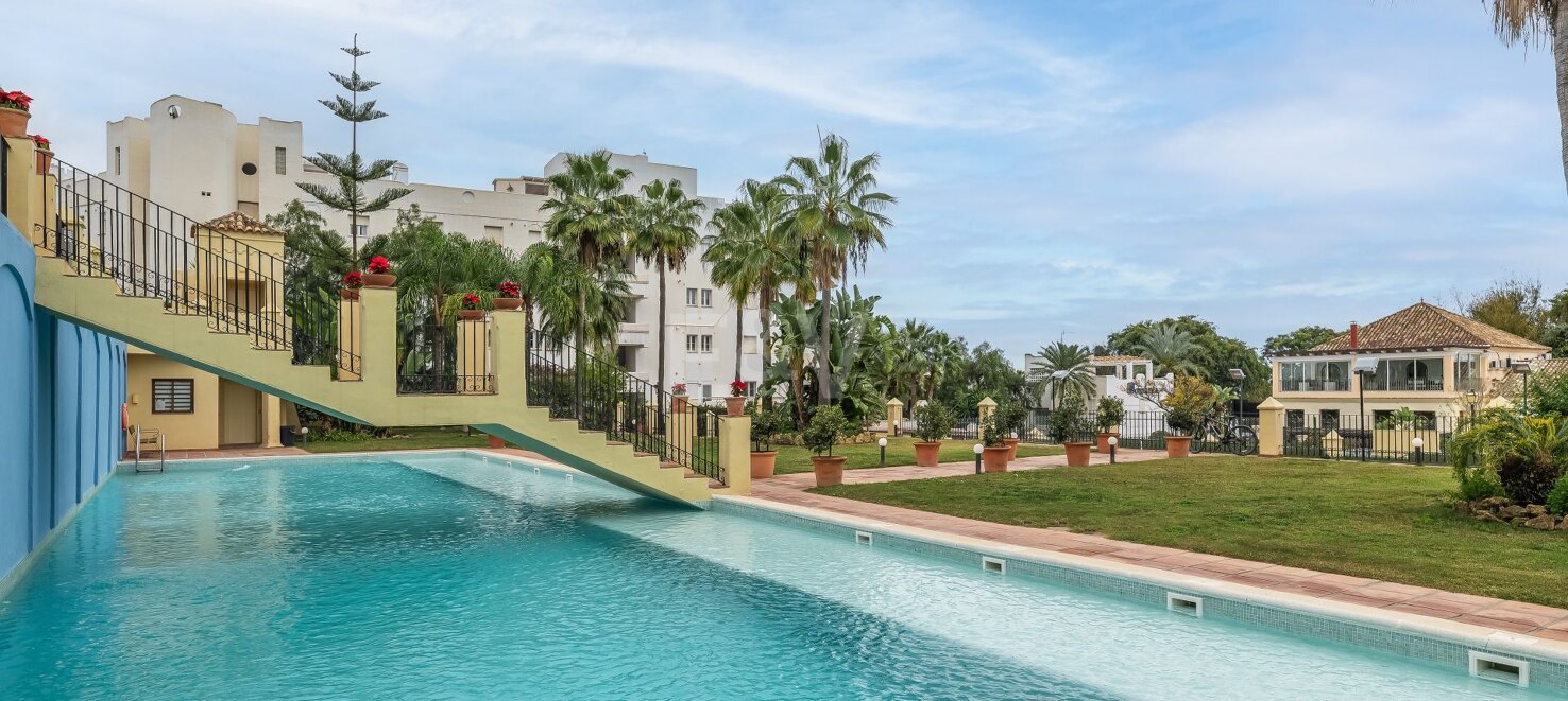 Fantastic Townhouse in Marbelah with Sea views a Few Steps from the Beach