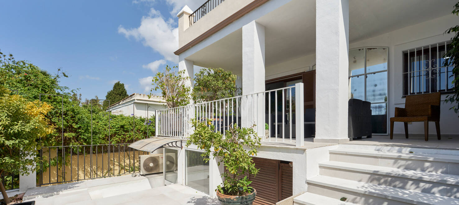 Fantastic Townhouse in Marbelah with Sea views a Few Steps from the Beach