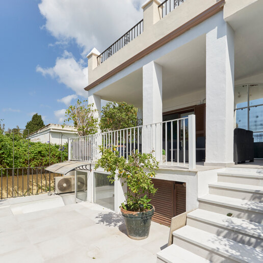 Fantastic Townhouse in Marbelah with Sea views a Few Steps from the Beach