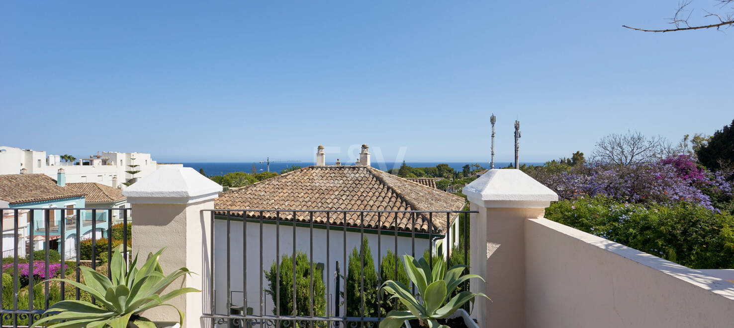 Beautiful Semi-Detached House on the Golden Mile