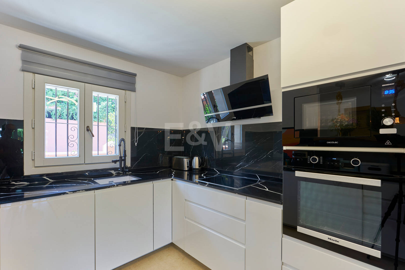 Vackra Semi-Detached Hus på Golden Mile