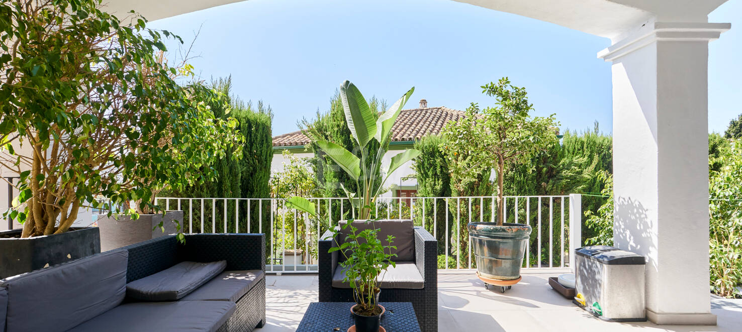 Beautiful Semi-Detached House on the Golden Mile