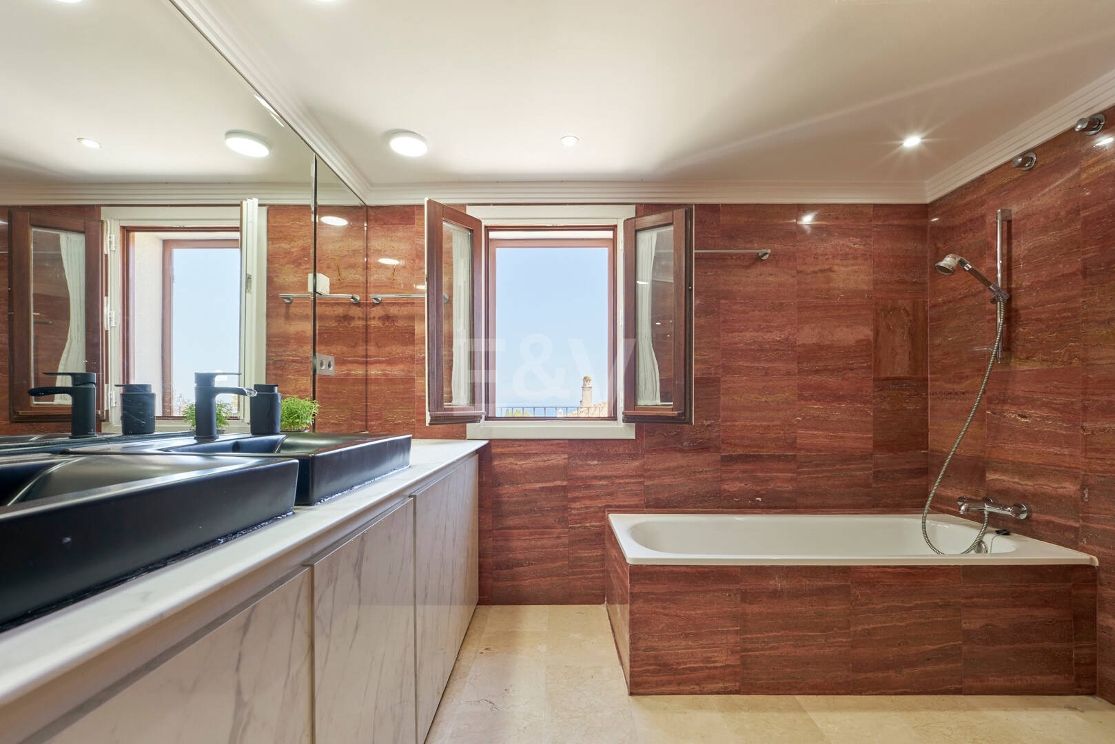 Vackra Semi-Detached Hus på Golden Mile