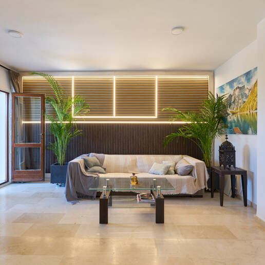 Beautiful Semi-Detached House on the Golden Mile