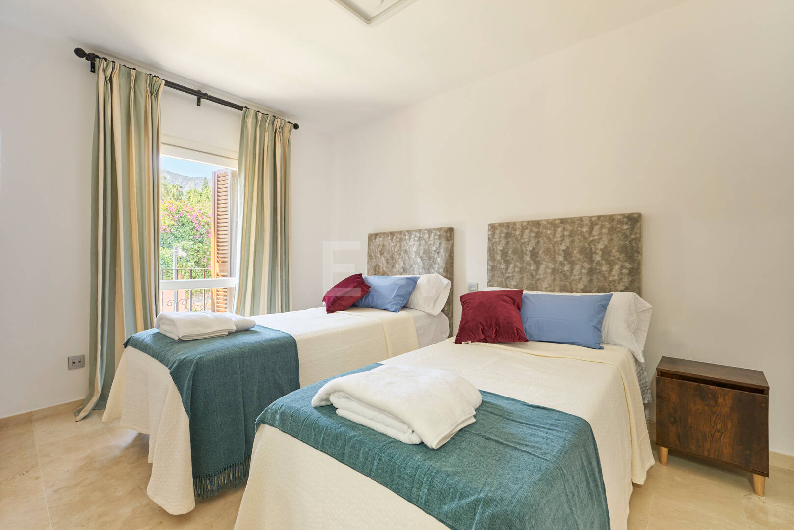 Vackra Semi-Detached Hus på Golden Mile