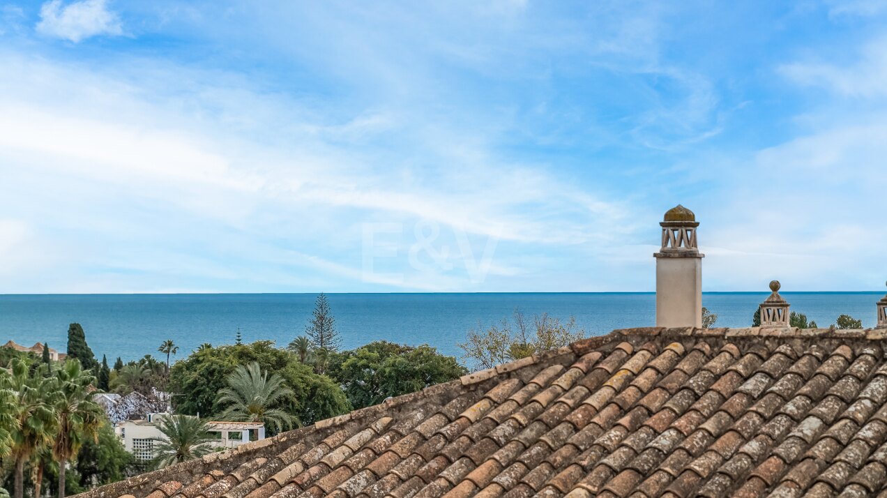 Beautiful Semi-Detached House on the Golden Mile