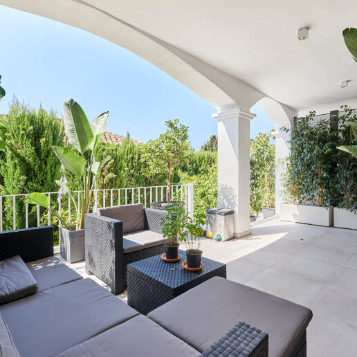 Beautiful Semi-Detached House on the Golden Mile