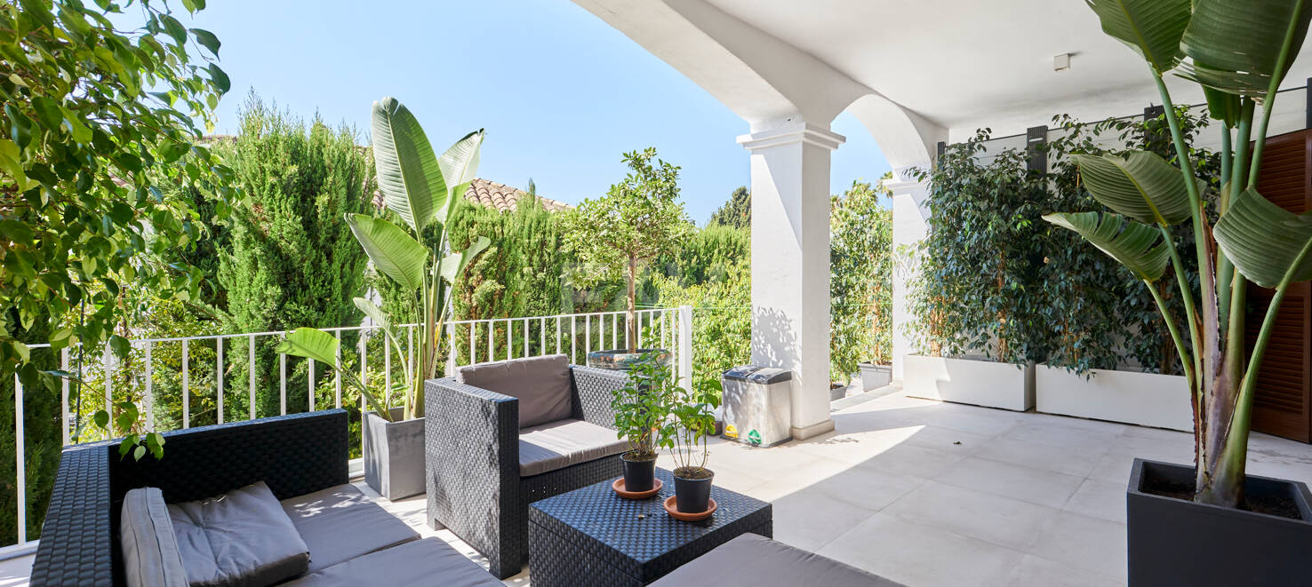 Beautiful Semi-Detached House on the Golden Mile