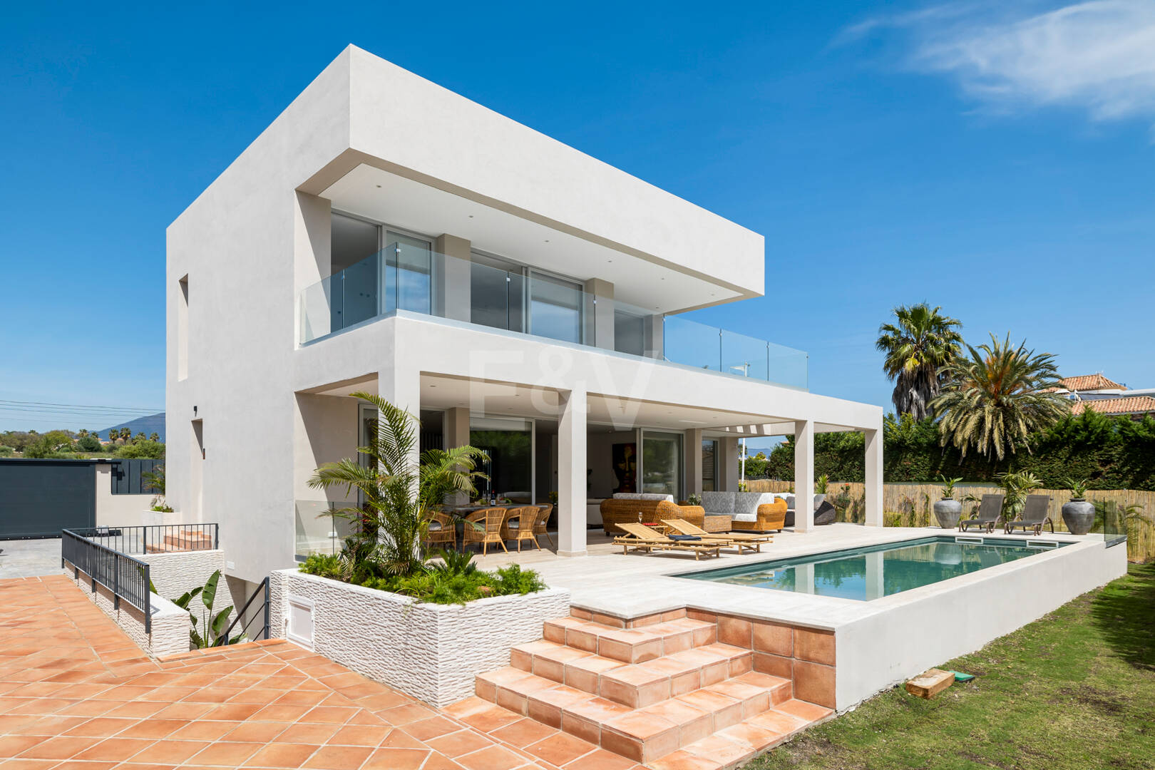Modern South-Facing Villa with Mountain Views, 250 m from San Pedro Beach